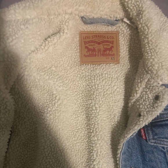 Levi’s Sherpa Jean jacket - Picture 2 of 3